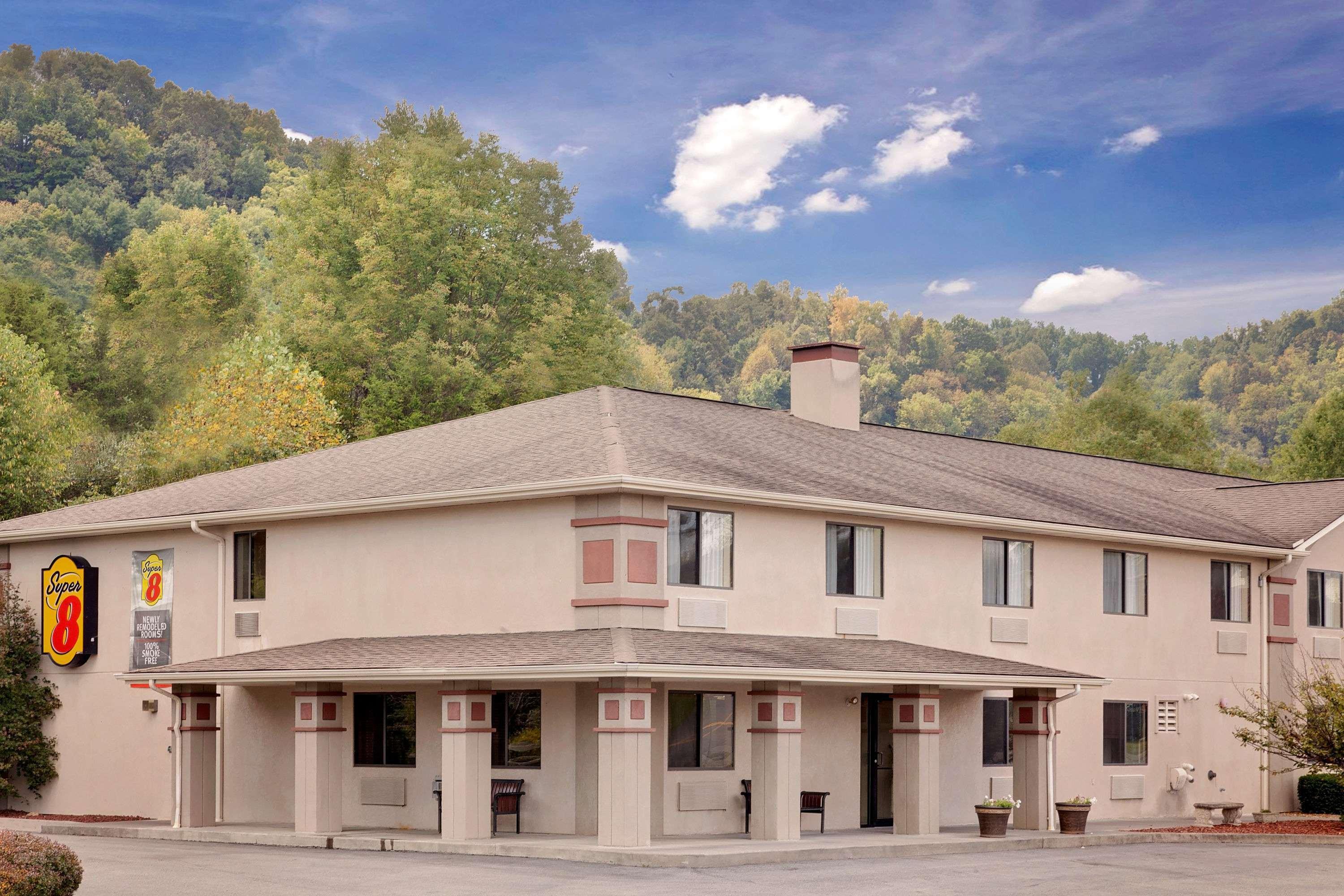Super 8 By Wyndham Lebanon Hotel Exterior photo